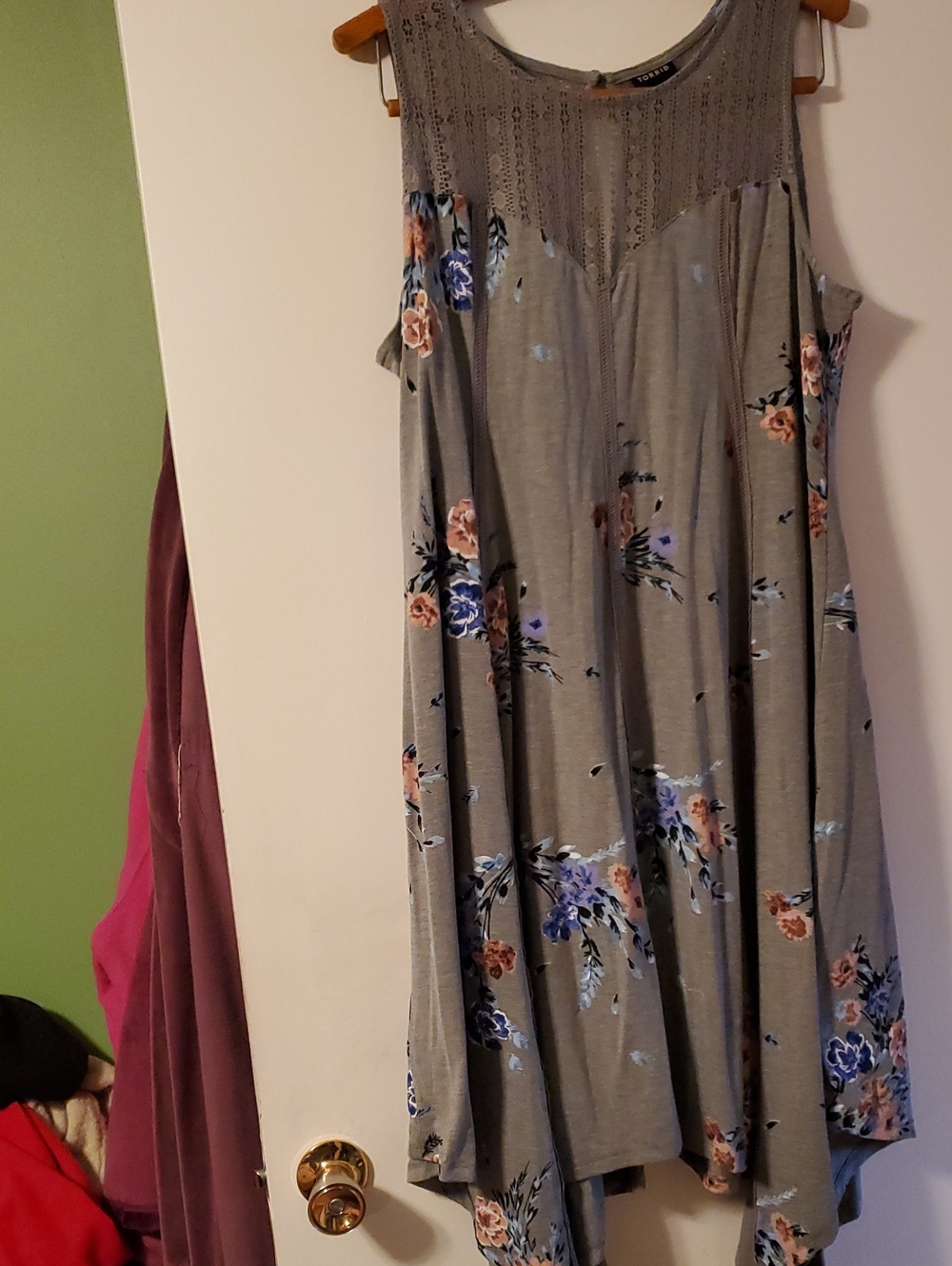 Torrid size 2x Sleeveless Gray Floral Midi Dress